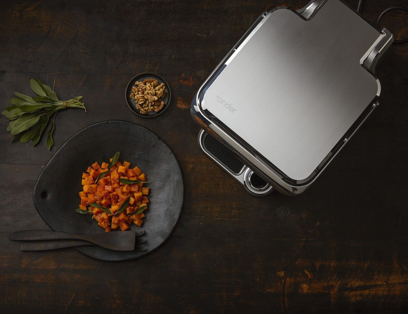 Medium and GadgetFlow Early Adopters Name Work Sharp Culinary E5 a Best Kitchen Product of 2017!