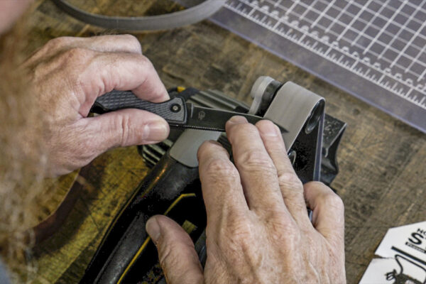 Fine tuning a knife after removing a chip